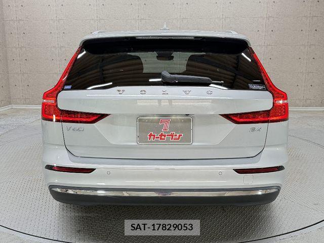 Volvo V60 2023-06 8563995-11