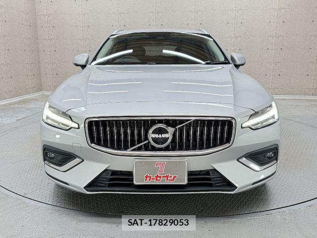 Volvo V60 2023-06 8563995-6