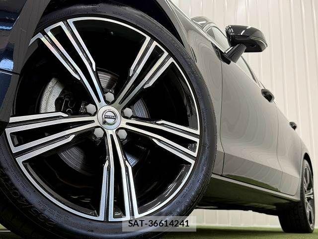 Volvo V60 2021-02 8629592-18