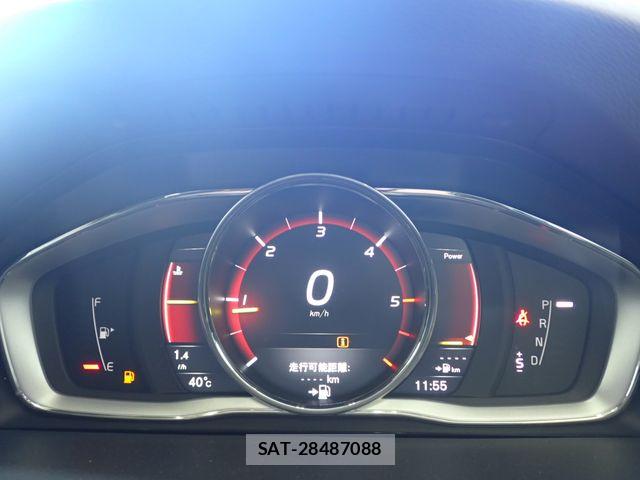 Volvo V60 2017-08 8629590-12