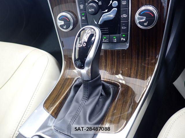 Volvo V60 2017-08 8629590-15