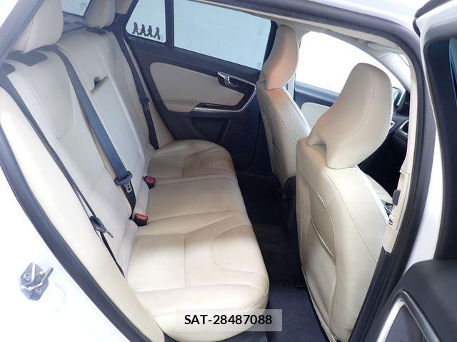 Volvo V60 2017-08 8629590-23