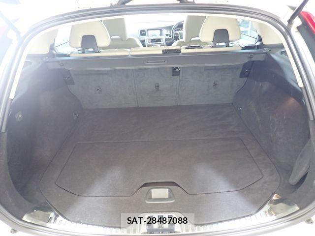Volvo V60 2017-08 8629590-24