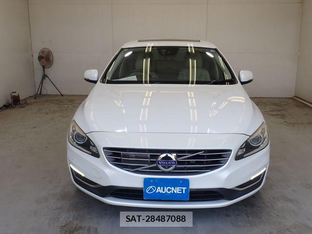 Volvo V60 2017-08 8629590-4