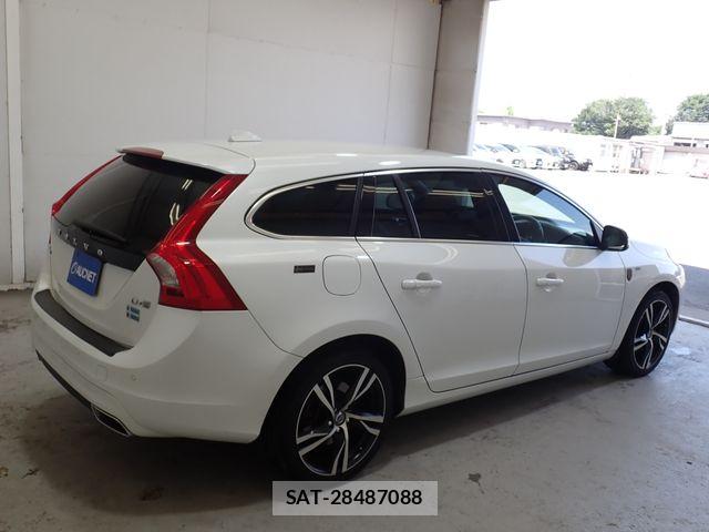 Volvo V60 2017-08 8629590-7