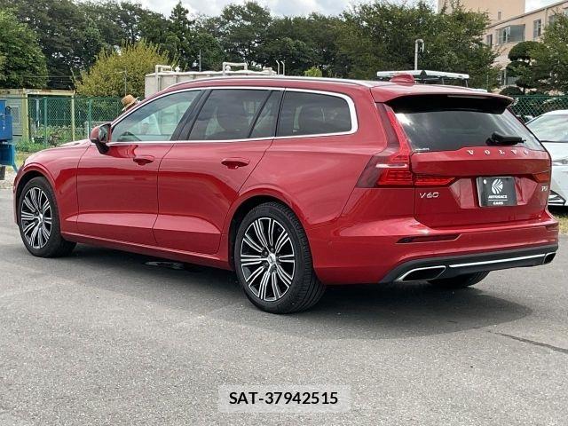 Volvo V60 2019-05 8629594-17