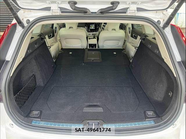Volvo V60 2022-06 8629593-12
