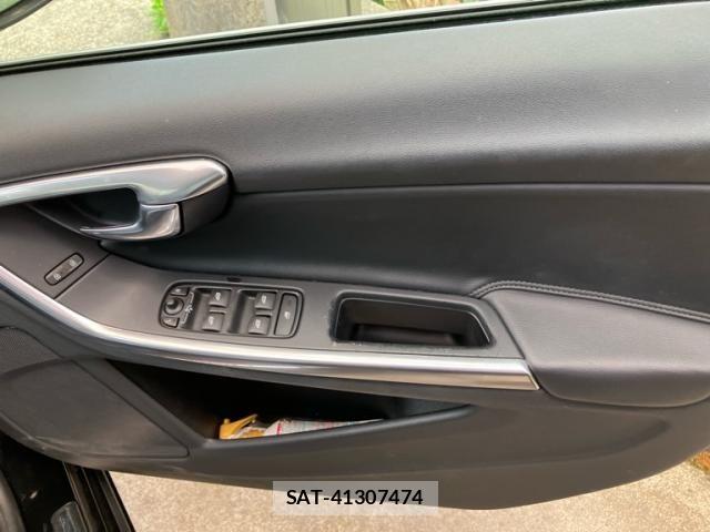 Volvo V60 2015-01 8629595-12