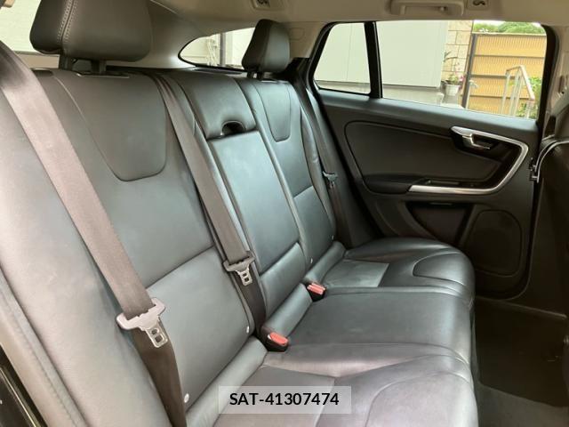 Volvo V60 2015-01 8629595-15