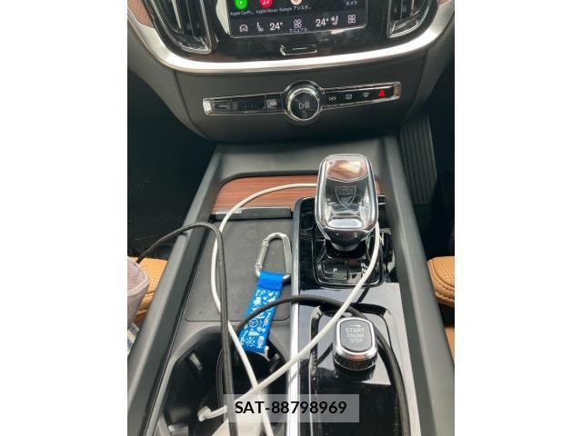 Volvo V60 2023-07 8667107-15