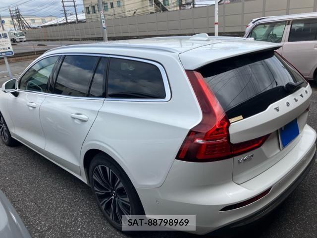Volvo V60 2023-07 8667107-3
