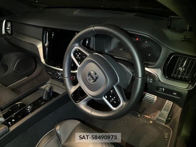 Volvo V60 2021-12 8667108-11