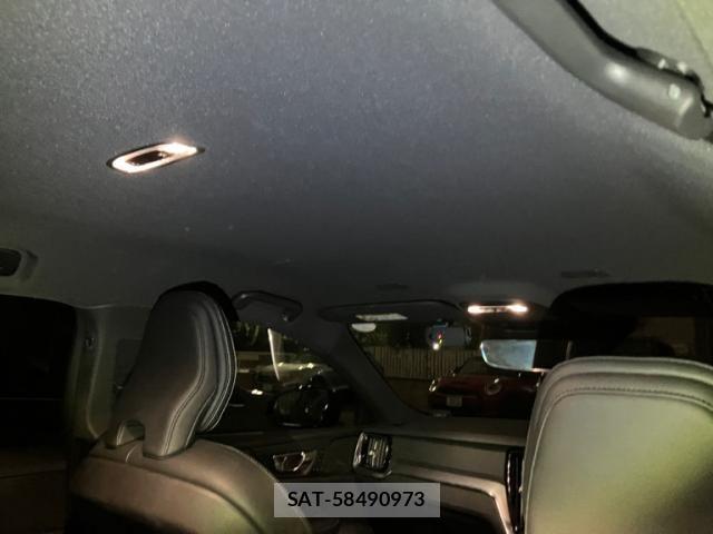 Volvo V60 2021-12 8667108-17