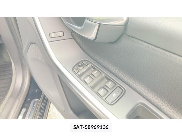 Volvo V60 2011-12 8746675-13