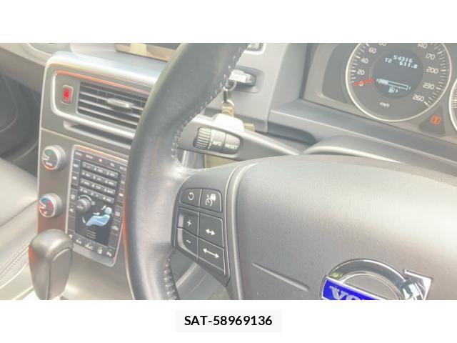 Volvo V60 2011-12 8746675-17