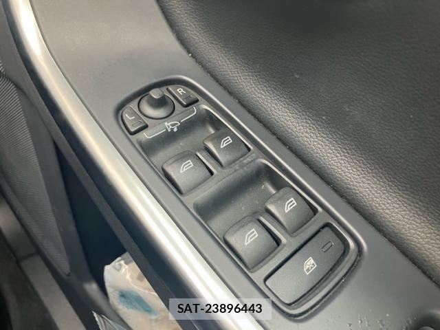 Volvo V60 2015-09 8746674-14