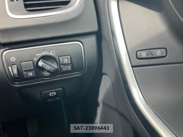 Volvo V60 2015-09 8746674-15