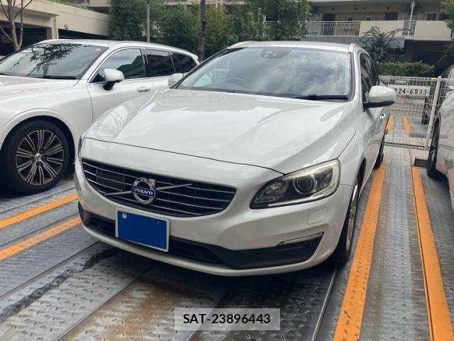 Volvo V60 2015-09 8746674-1