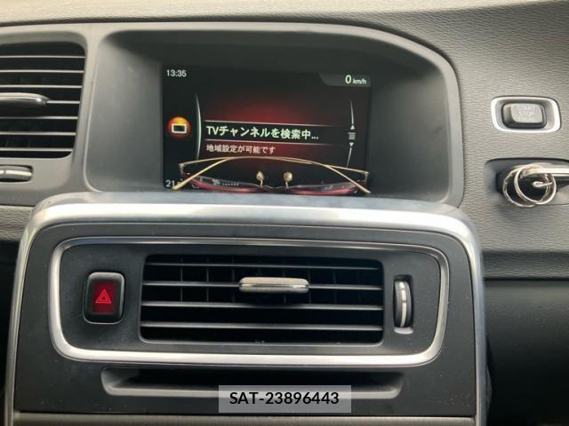 Volvo V60 2015-09 8746674-19