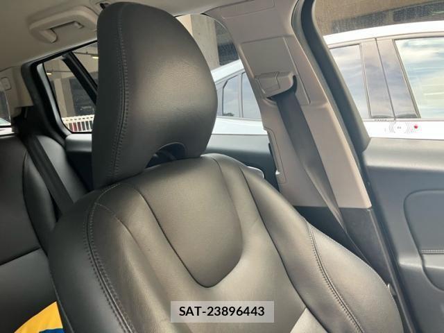 Volvo V60 2015-09 8746674-21