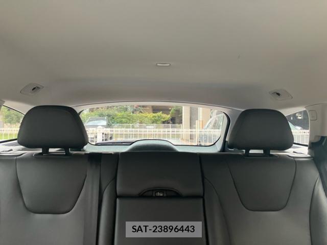 Volvo V60 2015-09 8746674-24