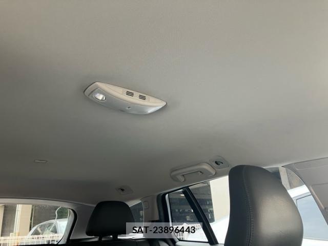 Volvo V60 2015-09 8746674-25