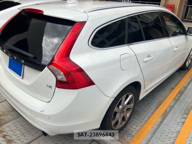 Volvo V60 2015-09 8746674-3