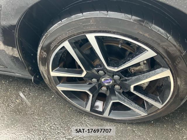 Volvo V60 2017-06 8746672-4