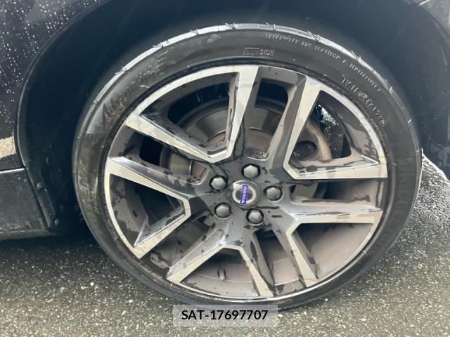 Volvo V60 2017-06 8746672-6
