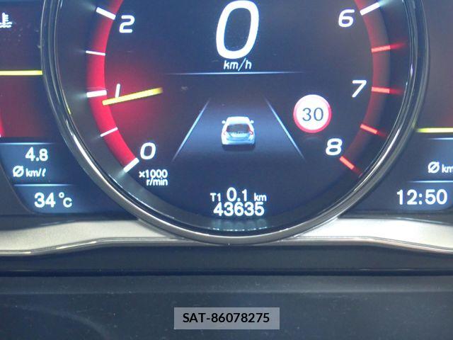 Volvo V60 2014-05 8746671-13
