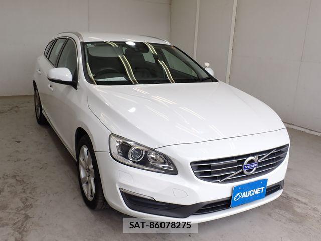 Volvo V60 2014-05 8746671-3