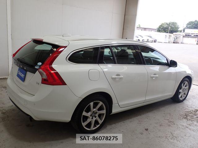 Volvo V60 2014-05 8746671-7