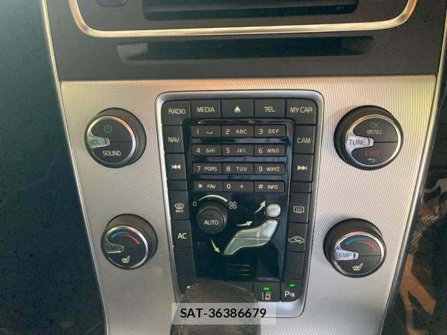 Volvo V60 2012-06 8746673-13
