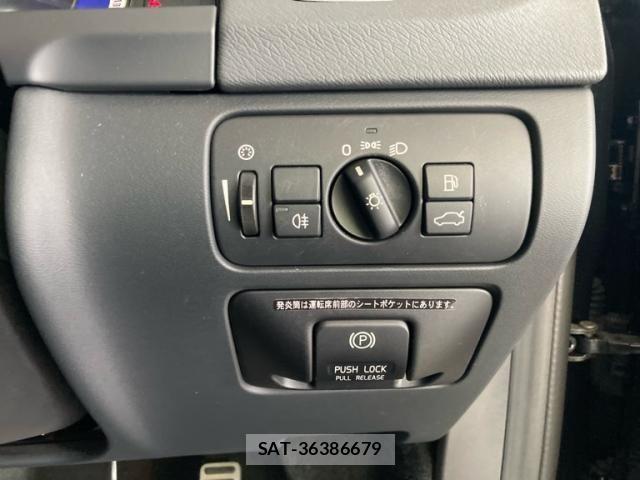 Volvo V60 2012-06 8746673-14
