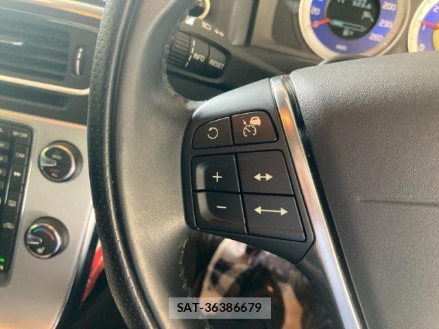 Volvo V60 2012-06 8746673-16
