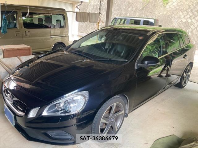 Volvo V60 2012-06 8746673-1