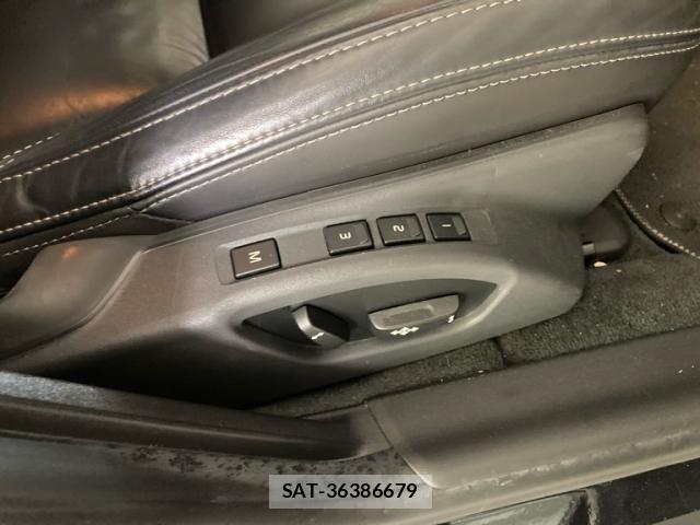 Volvo V60 2012-06 8746673-23