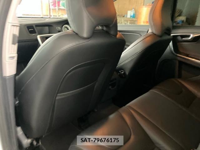 Volvo V60 2013-11 8832357-12