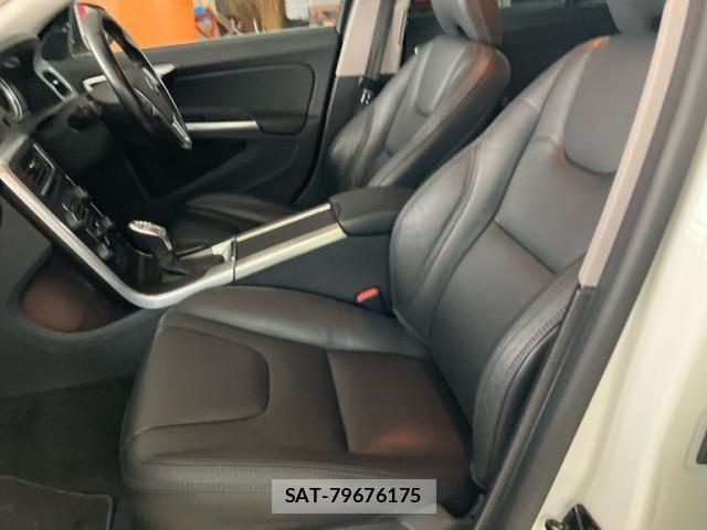Volvo V60 2013-11 8832357-15