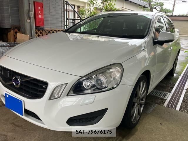 Volvo V60 2013-11 8832357-1