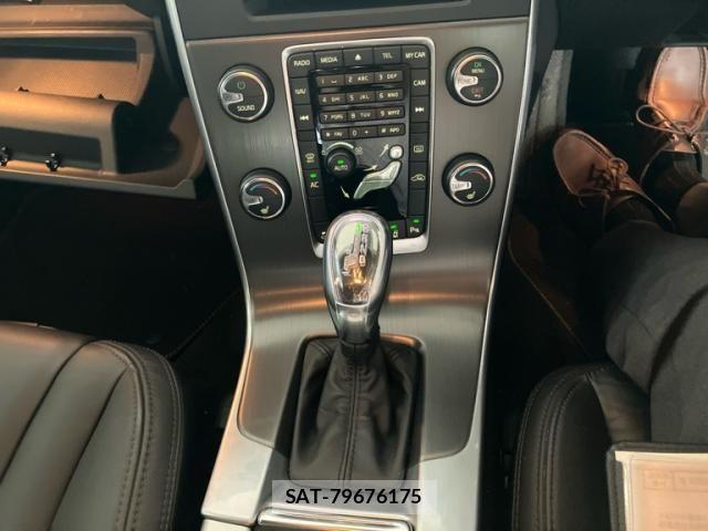 Volvo V60 2013-11 8832357-23
