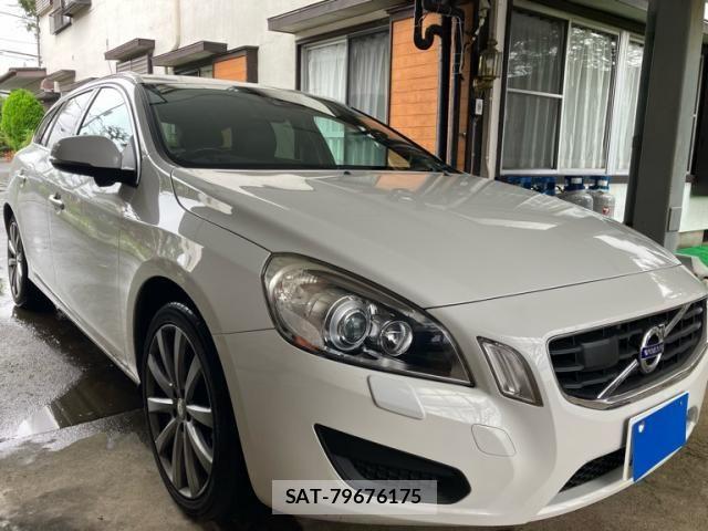 Volvo V60 2013-11 8832357-2