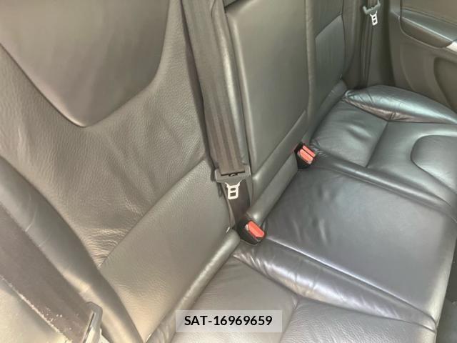 Volvo V60 2011-06 8832365-13