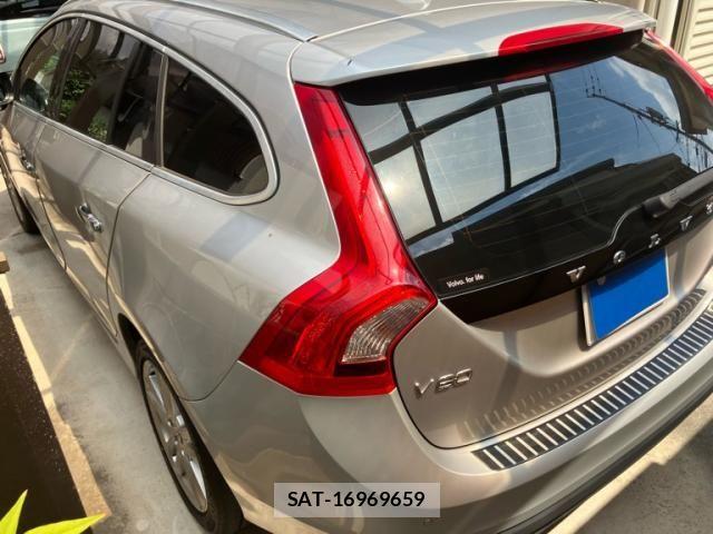 Volvo V60 2011-06 8832365-3