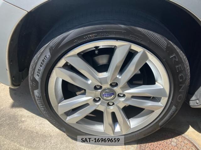 Volvo V60 2011-06 8832365-6