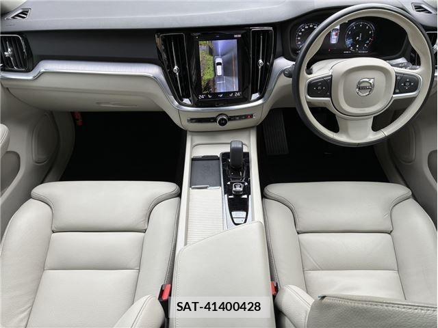 Volvo V60 2022-01 8832356-2