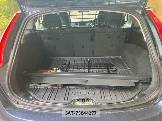Volvo V60 2014-03 8832364-13