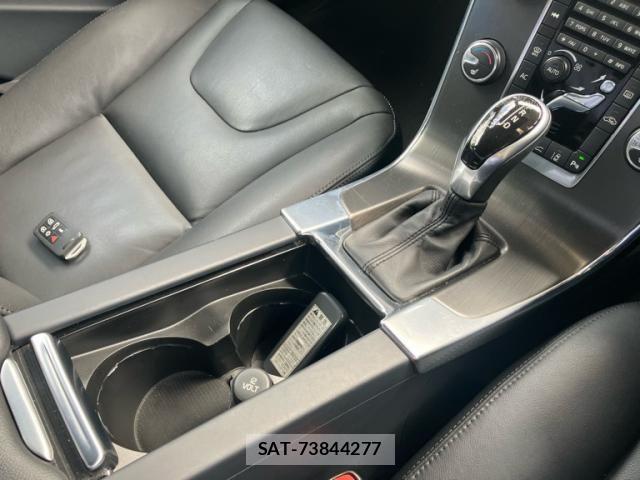 Volvo V60 2014-03 8832364-18