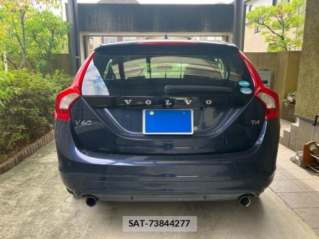 Volvo V60 2014-03 8832364-1