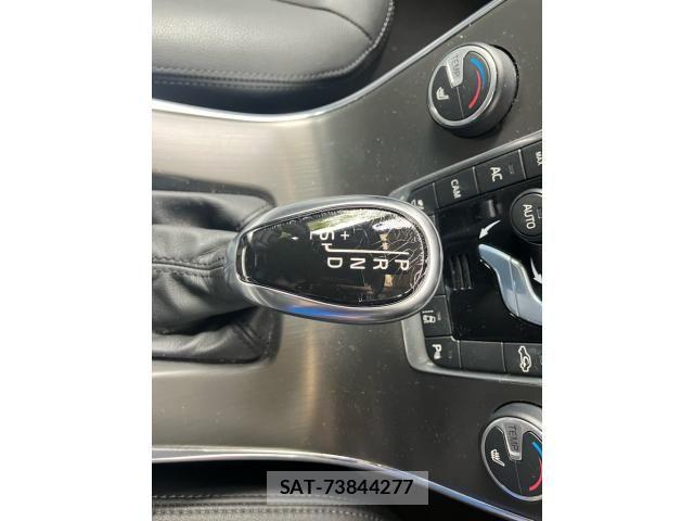 Volvo V60 2014-03 8832364-22
